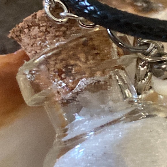 Magic natural beach sand quartz (siesta key beach, Florida) Necklace - Picture 6 of 17